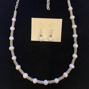 Elegant white Pearl necklace & earrings set